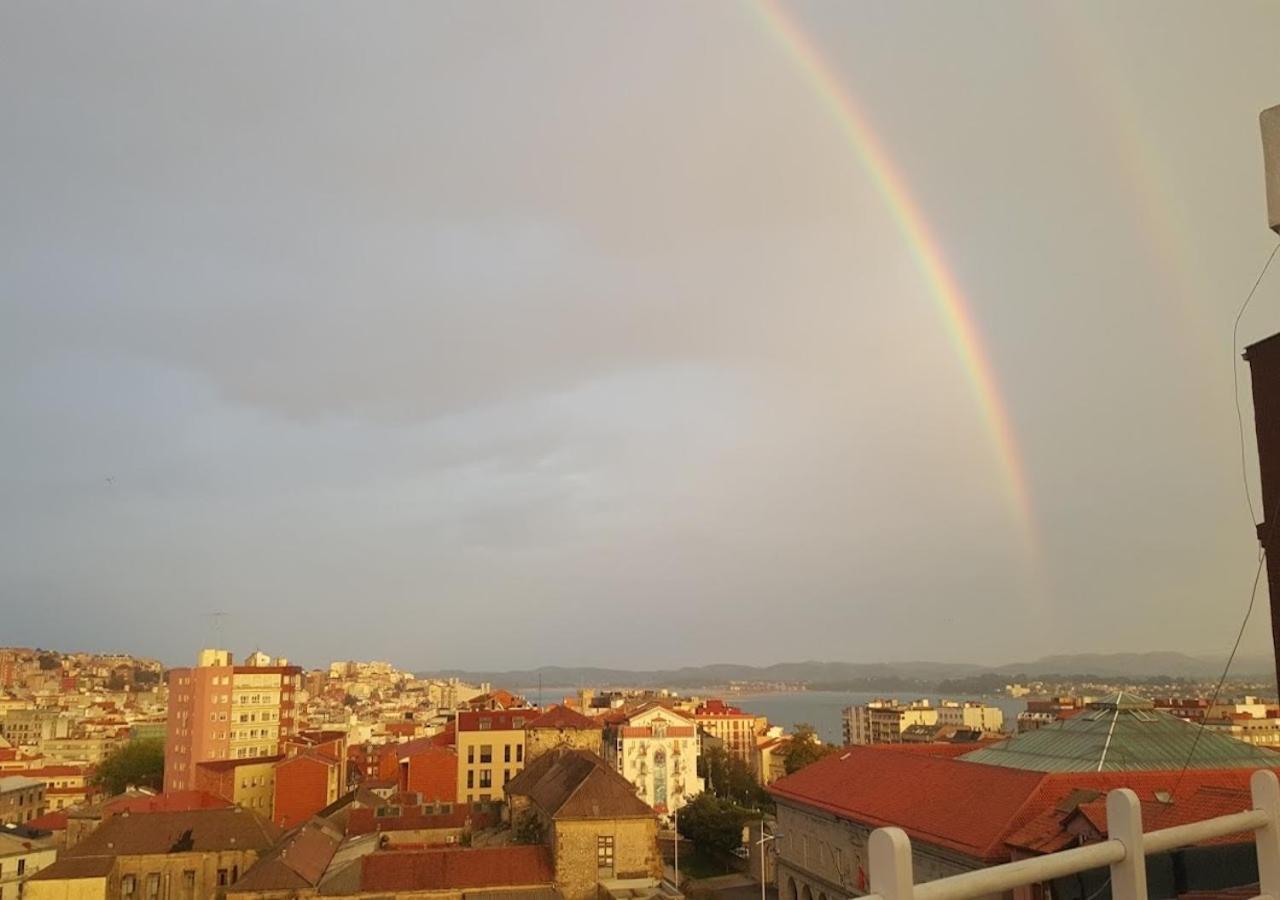 En El Atico De Tona Mirando A La Bahia De Santander